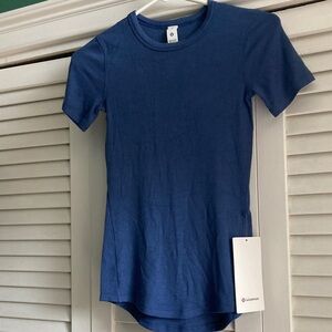 NWT Lululemon hold tight short sleeve size 2